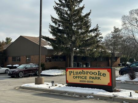 Pinebrooke Office Park - Livonia