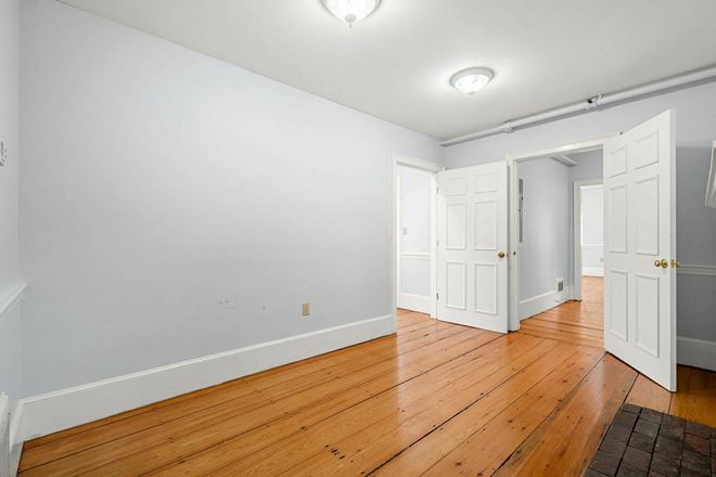 PENDING | 160 SYLVAN STREET  Danvers, MA