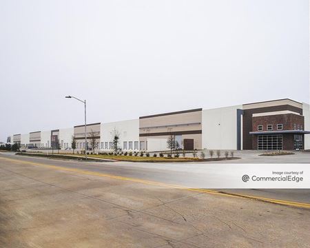 Photo of commercial space at 931 West Bardin Road in Arlington