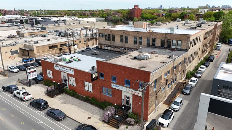 Retail or Office on Elston Avenue Available