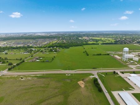 Other space for Sale at W Warren Rd in Hewitt