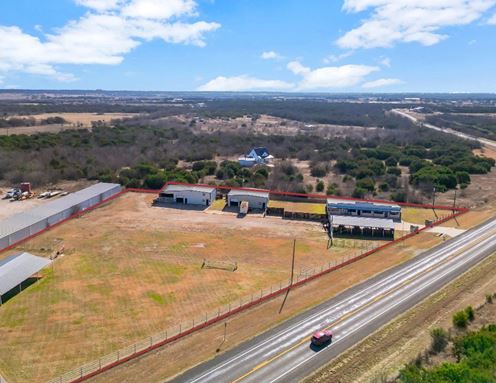 FLEXIBLE MIXED-USE PROPERTY