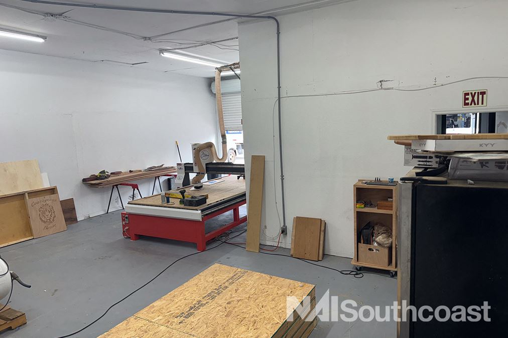 1,000 SF Industrial Flex Units