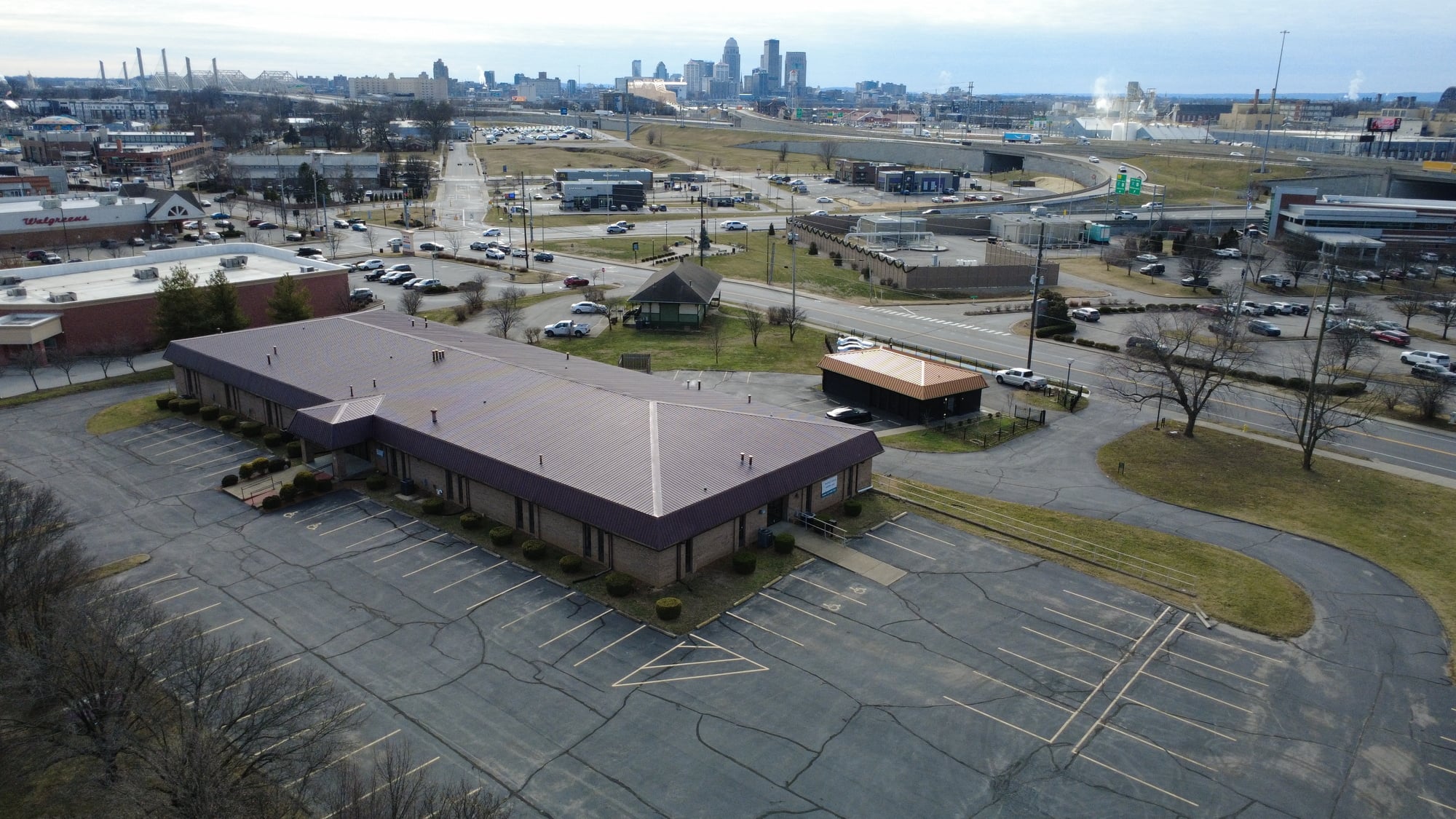 1035 Wall St, Jeffersonville, IN 47130