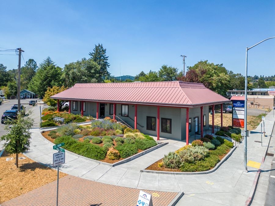 Updated Office Building in Downtown Willits