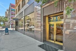 300 W Adams St