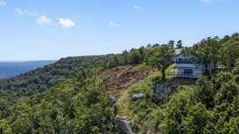 Spring Mountain Trophy Lodge & Cabin