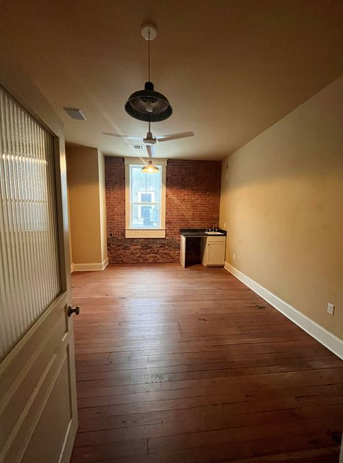 124 W Main St