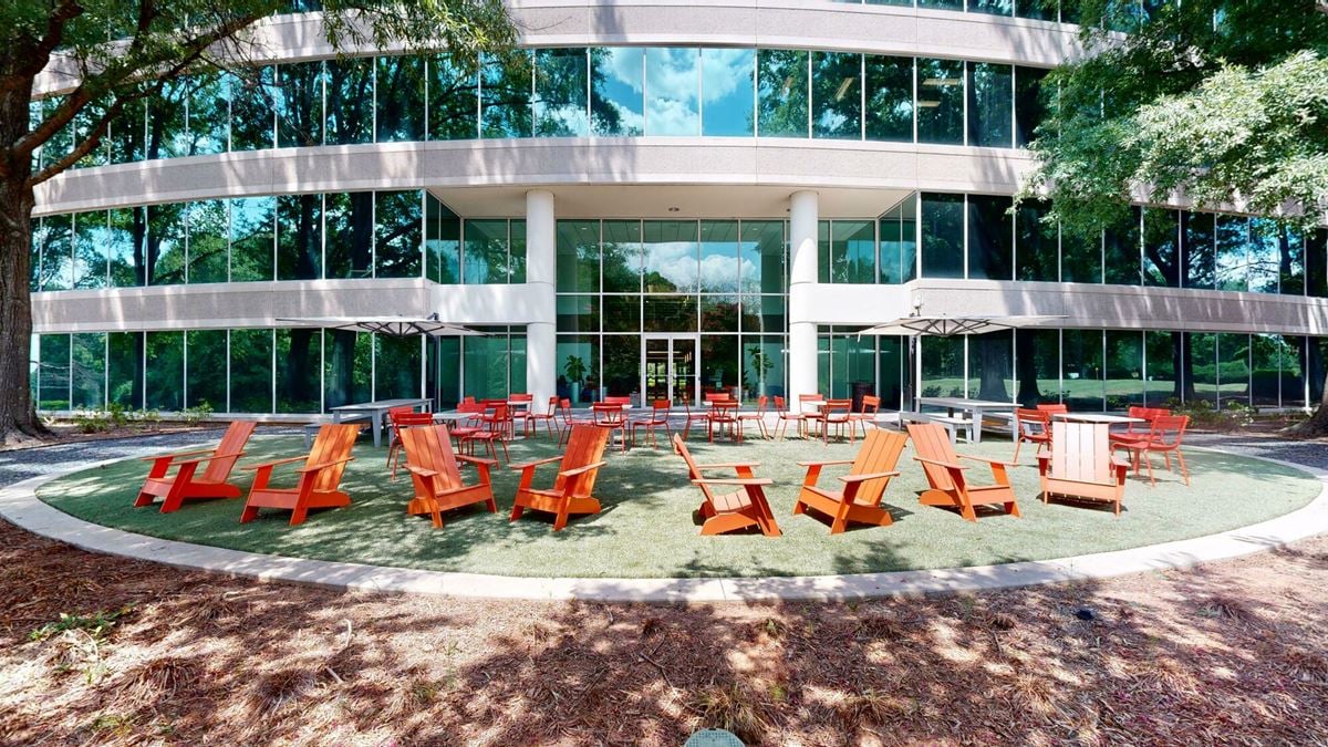 Bank-Owned Impressive ±103,105 RSF Office Building in Excellent Condition | Well Located in Metro Atlanta MSA