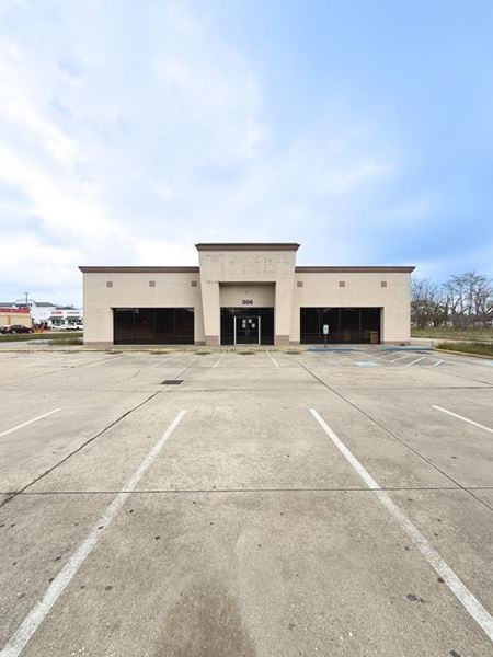 Retail space for Rent at 306 South Airline Highway in Gonzales
