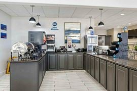 Lubbock West Inn & Suites