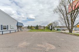 2402 Grand Ave