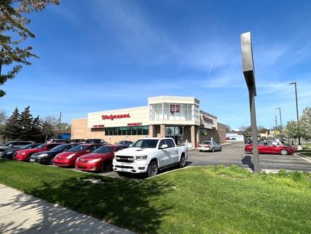Retail space for Sale at 11635 E 13 Mile Rd in Warren