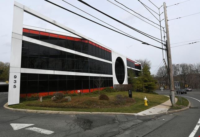 Office space for Rent at 935 Northern Blvd in Great Neck