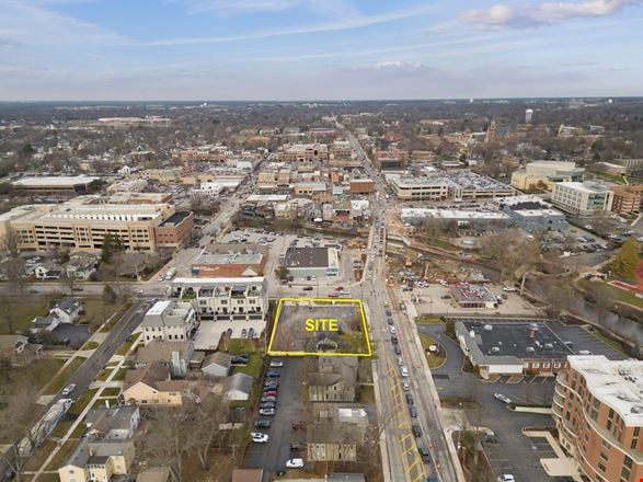 Downtown Naperville Prime Location