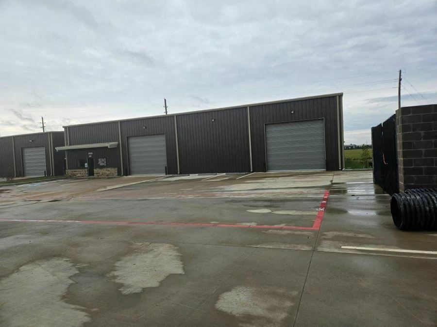 22816 Hufsmith Khorville - 8,000 square feet warehouse for lease or for sale