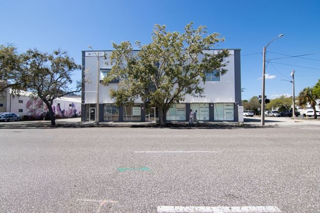 290 9th Street North