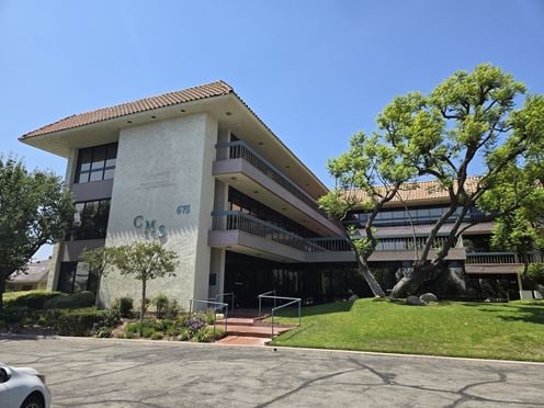 601 W Foothill Blvd