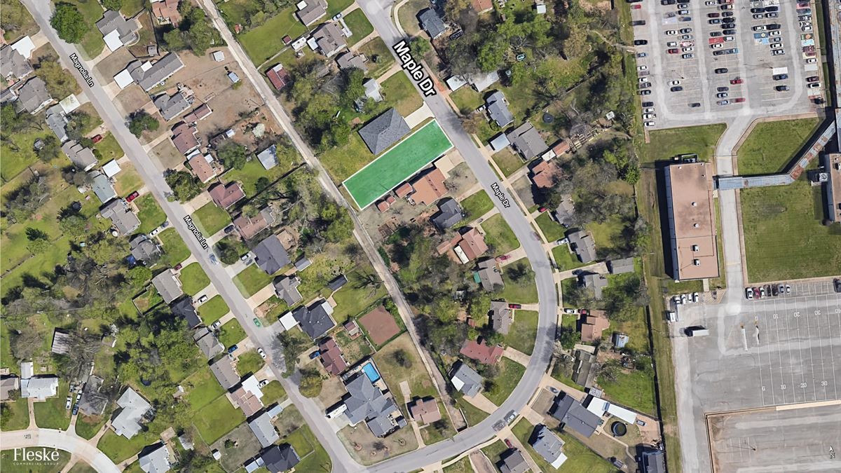 1437 Maple Dr