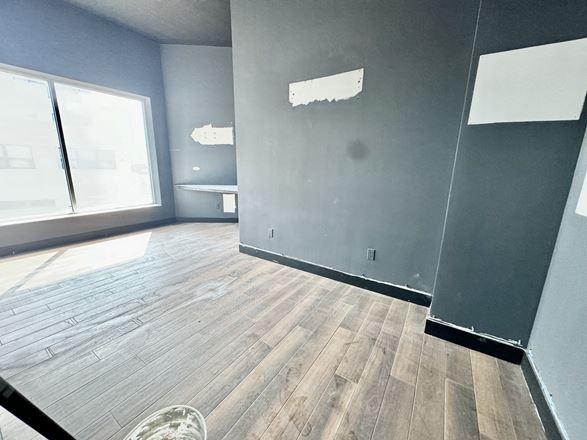 Office space for lease in Astoria including parking