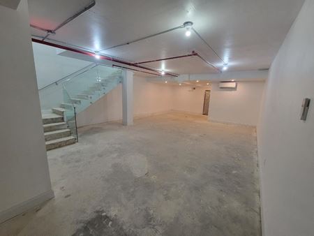 Amity 28, 28-06 21st Street - Queens