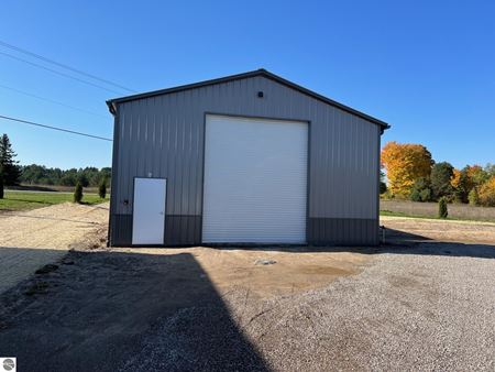 Photo of commercial space at 2821 Lynx Ln in Kingsley