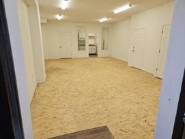 700 W Barnes Ave