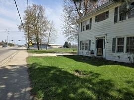 102 Lansing St