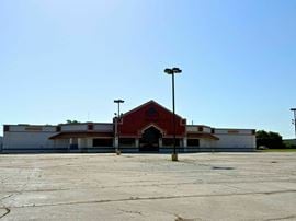 RETAIL BUILDING FOR SALE OR LEASE IN NORTHEAST SPRINGFIELD