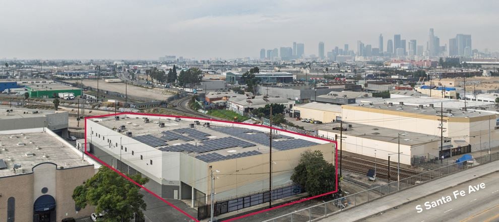 Industrial space for Sale at 2209-2211 S Santa Fe Ave in Vernon