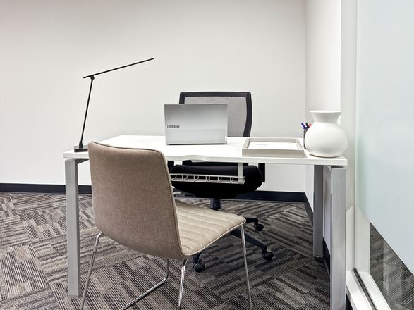 Regus - Phoenix - E Thomas Rd