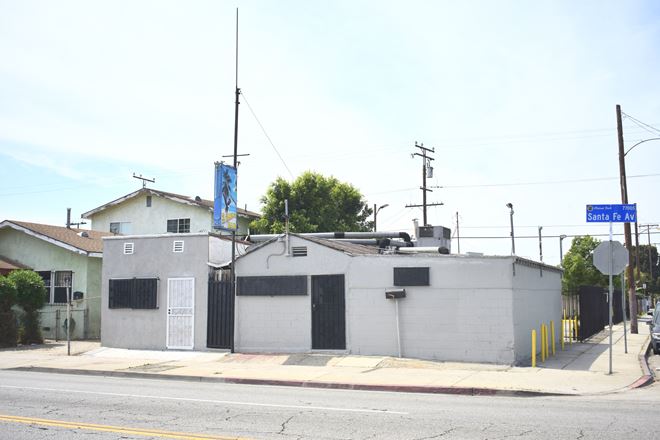 7701 Santa Fe Ave