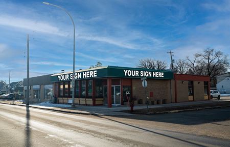 Retail space for Rent at 3318 Roblin Boulevard in Winnipeg