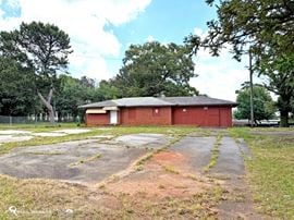 Value-Add Light Industrial Redevelopment Opportunity | ±1,454 SF