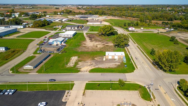 Industrial Shop & Warehouse on 1+ Acre 