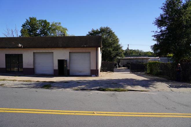 320 W Market St, 307 W Church St, 00 W Church St