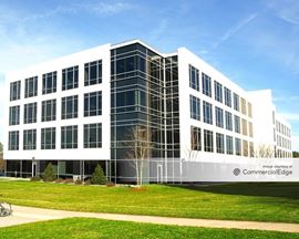 Perimeter Park - 5221 Paramount Pkwy