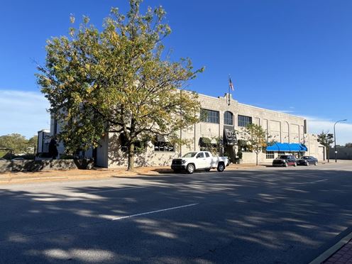 701 South Broadway Street