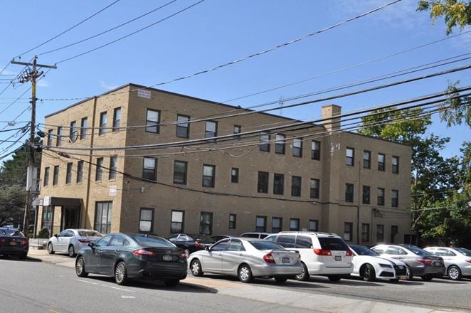 22 Lawrence Ave
