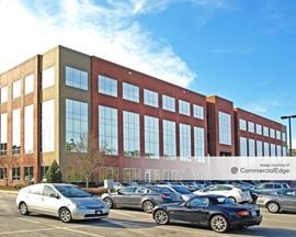 Perimeter Park - 3800 Paramount Pkwy