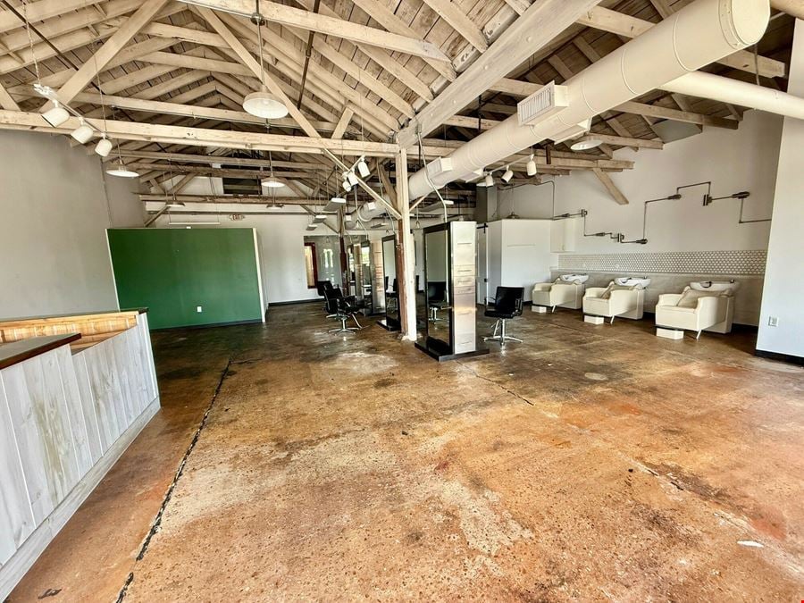Windmill Station: Turnkey Salon, Restaurant & private Offices