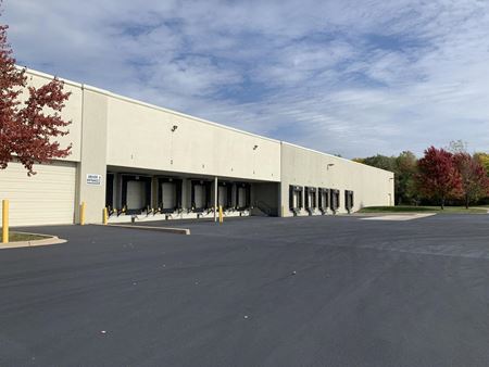 Photo of commercial space at 950 North Raddant Road in Batavia