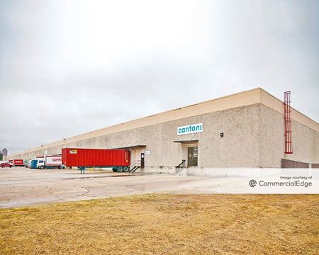 Industrial space for Rent at 4248 Simonton Road in Farmers Branch