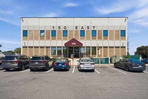 3,900 SF Medical/Professional Office For Lease