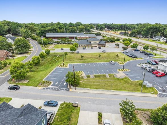 305 N Main St