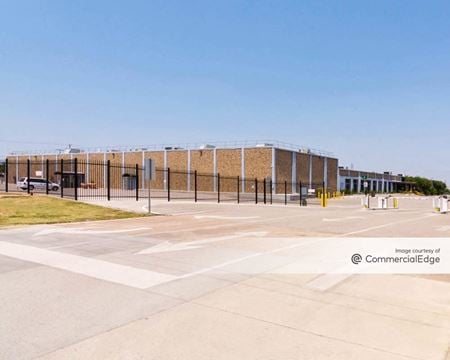 Commercial space for Rent at 2400 W Marshall Dr in Grand Prairie