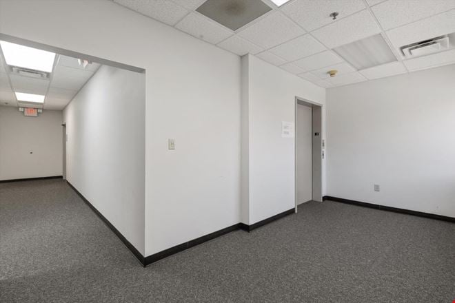 Midpark Road 2,600-22,000 SF Avail. Bus/Ind Park