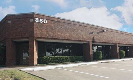 Industrial space for Rent at 850 E Arapaho/851 & 901 International Pkwy in Richardson