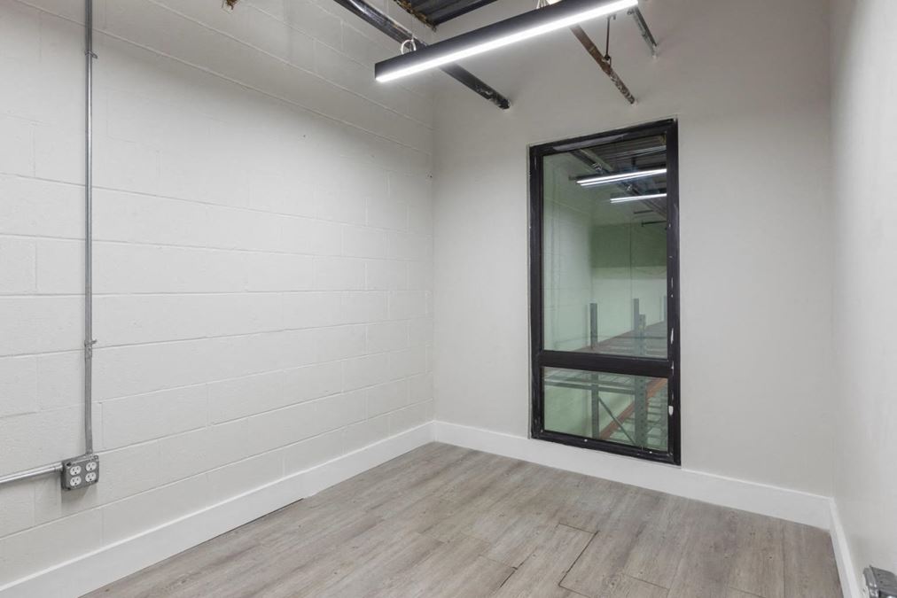 2,650sf Flex Space for Lease in Seaport Business Park, Newburyport. MA