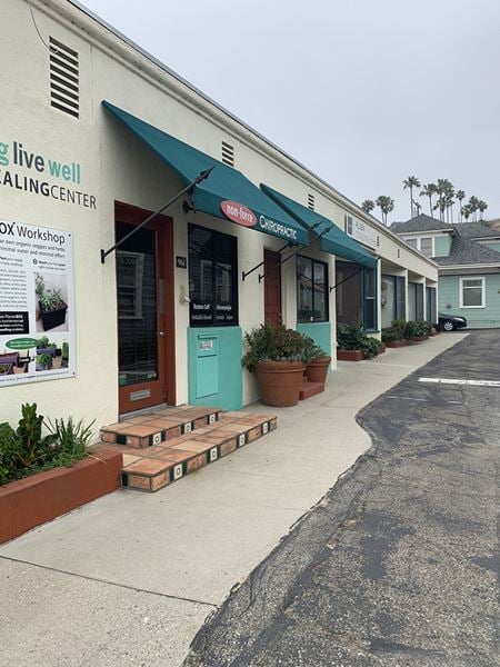 Photo of commercial space at 961-973 East Main Street in Ventura
